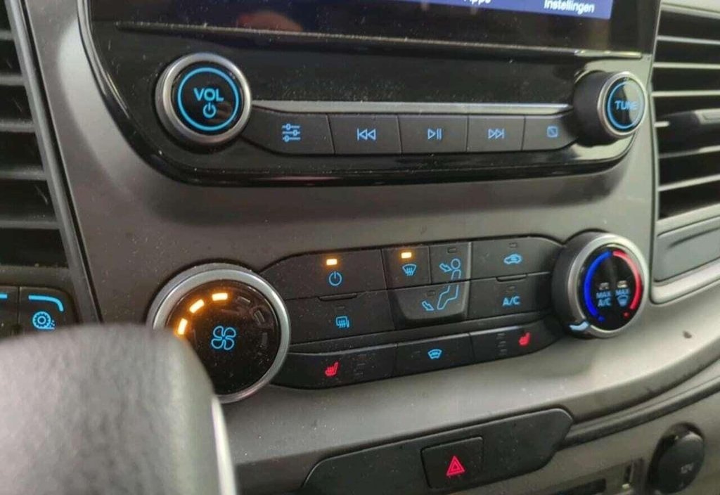 Ford Transit 2023 12