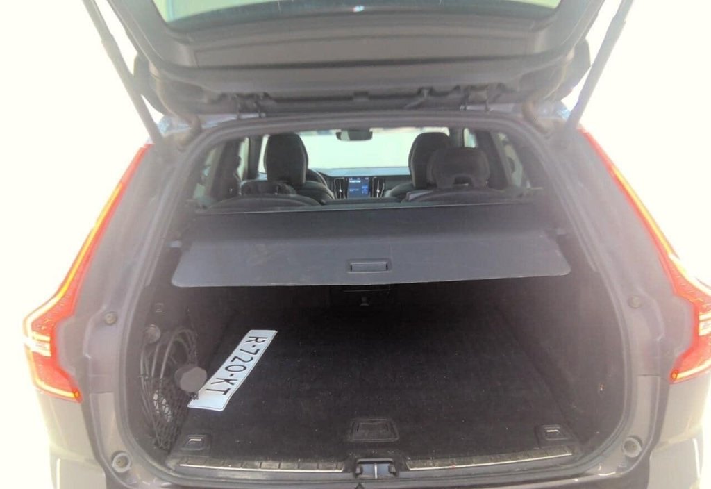 Volvo XC60 2022 10