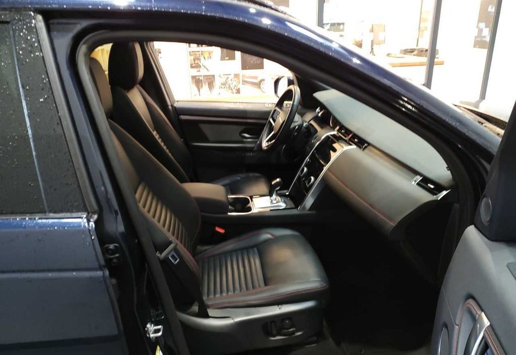 Land Rover Discovery 2023 6