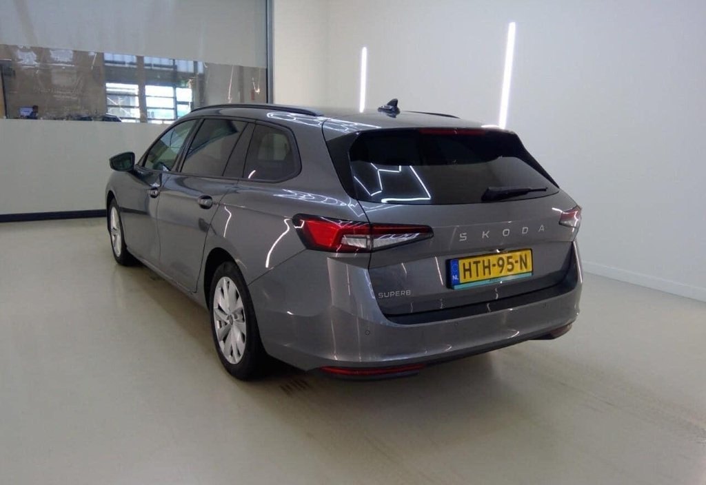 Skoda Superb 2025 11