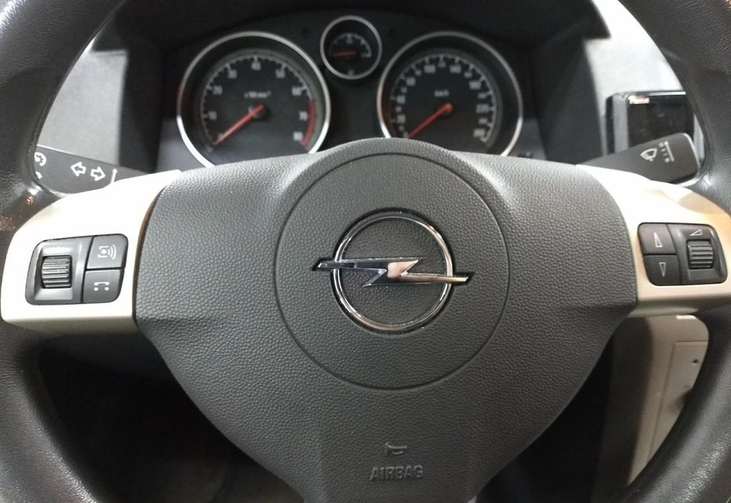 Opel Astra 2008 8