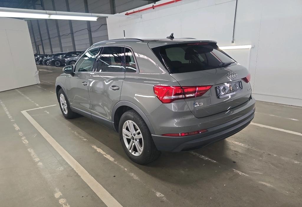 Audi Q3 2021 3