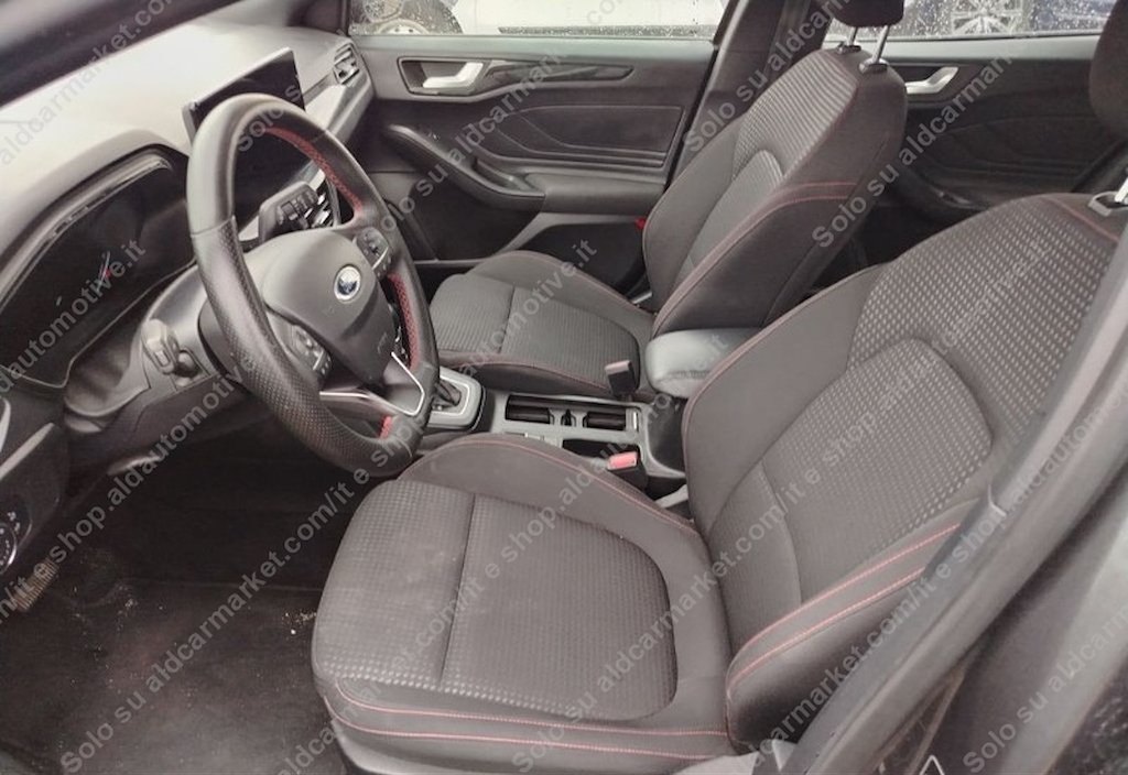 Ford Focus 2023 8