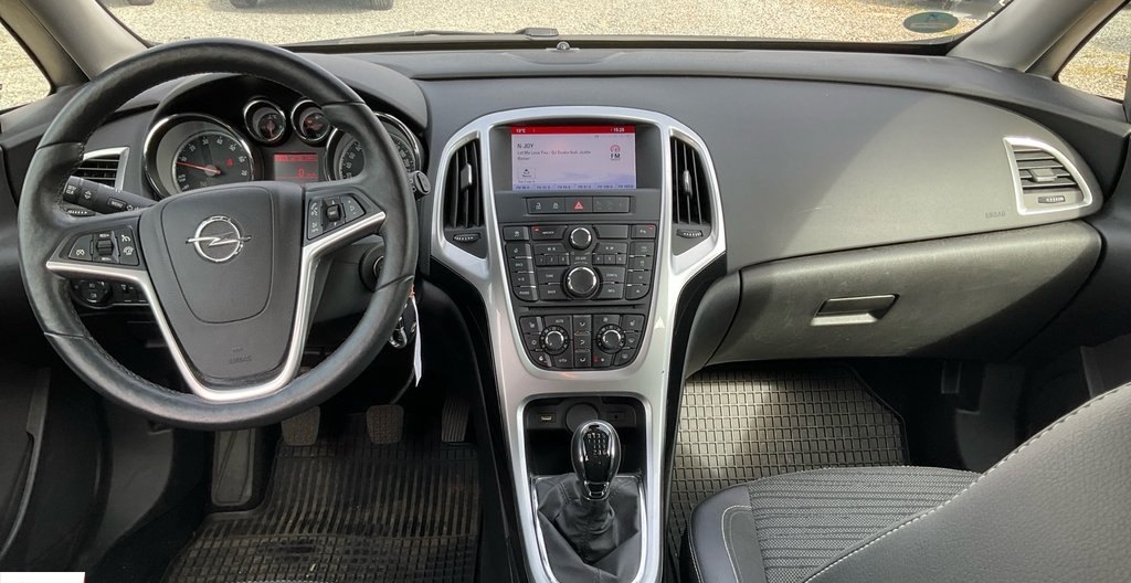 Opel Astra 2014 8