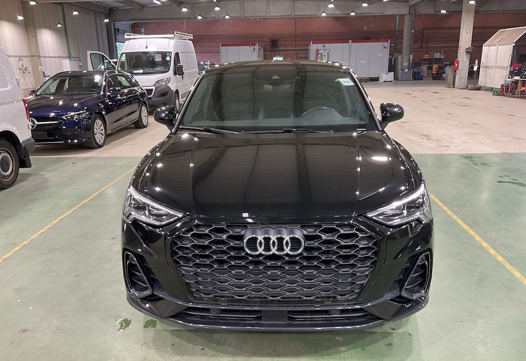 Audi Q3 2021 3
