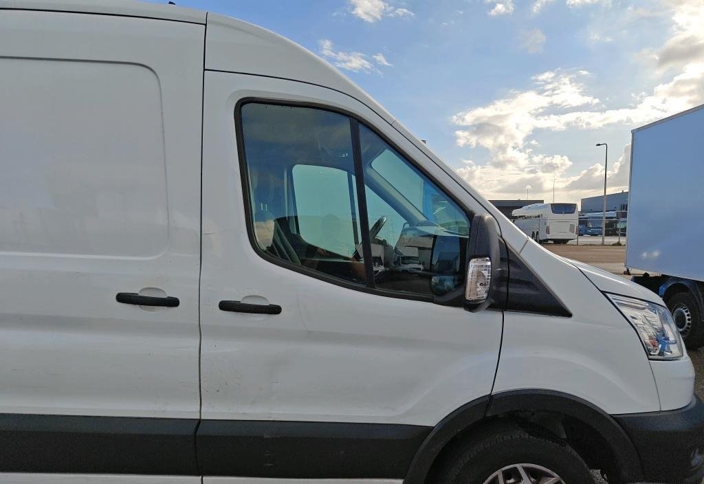 Ford Transit 2021 9