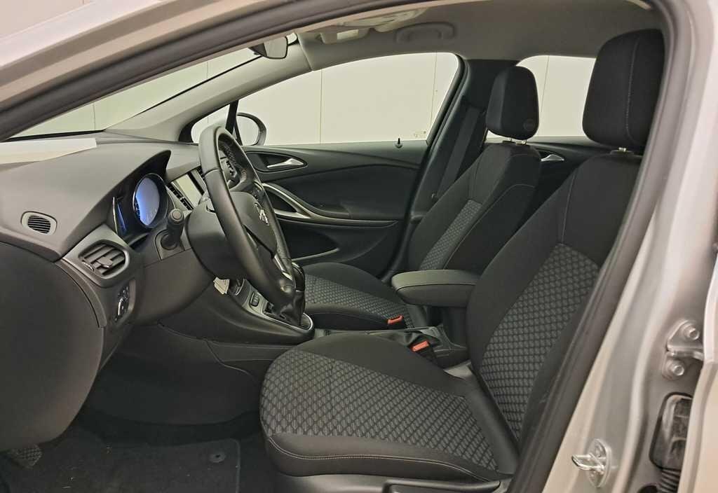 Opel Astra 2021 11
