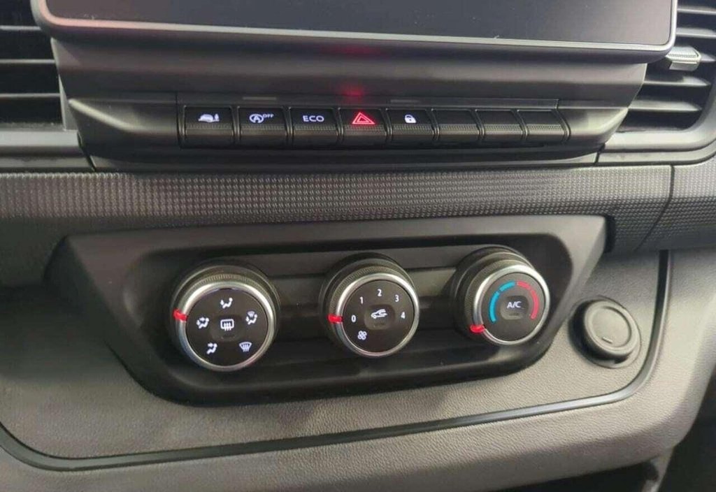 Renault Trafic 2024 9