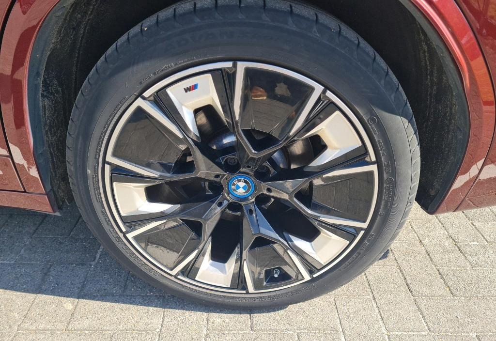 BMW IX3 2021 9