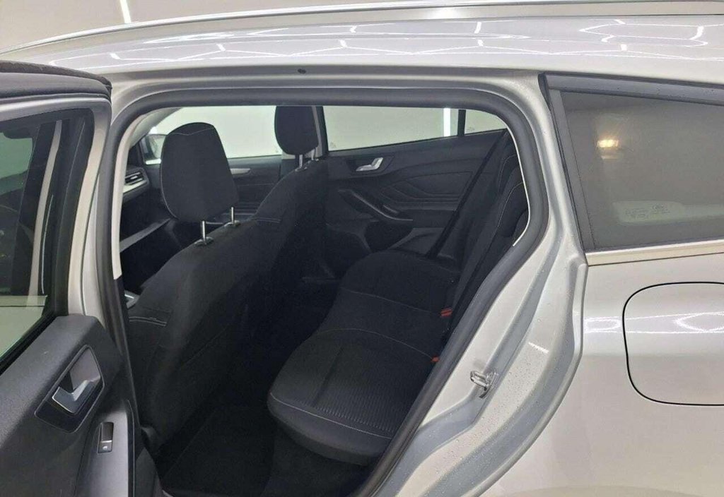 Ford Focus 2024 10