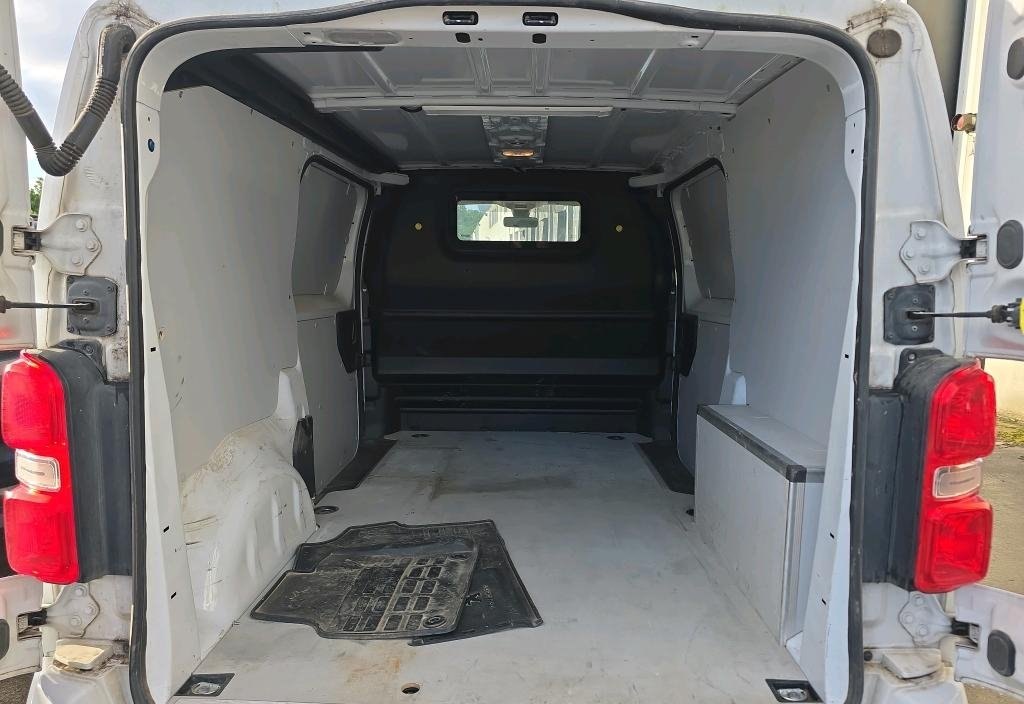 Peugeot Expert 2023 8