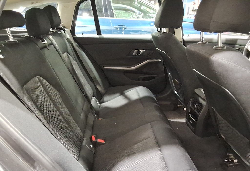 BMW 330e 2021 6