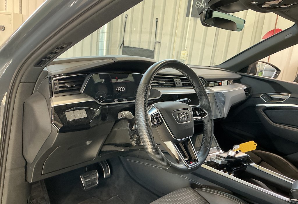 Audi Q8 2023 12
