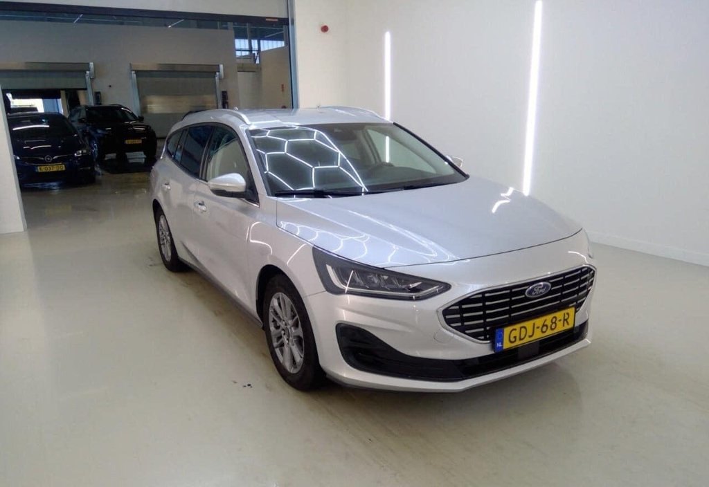 Ford Focus 2024 6