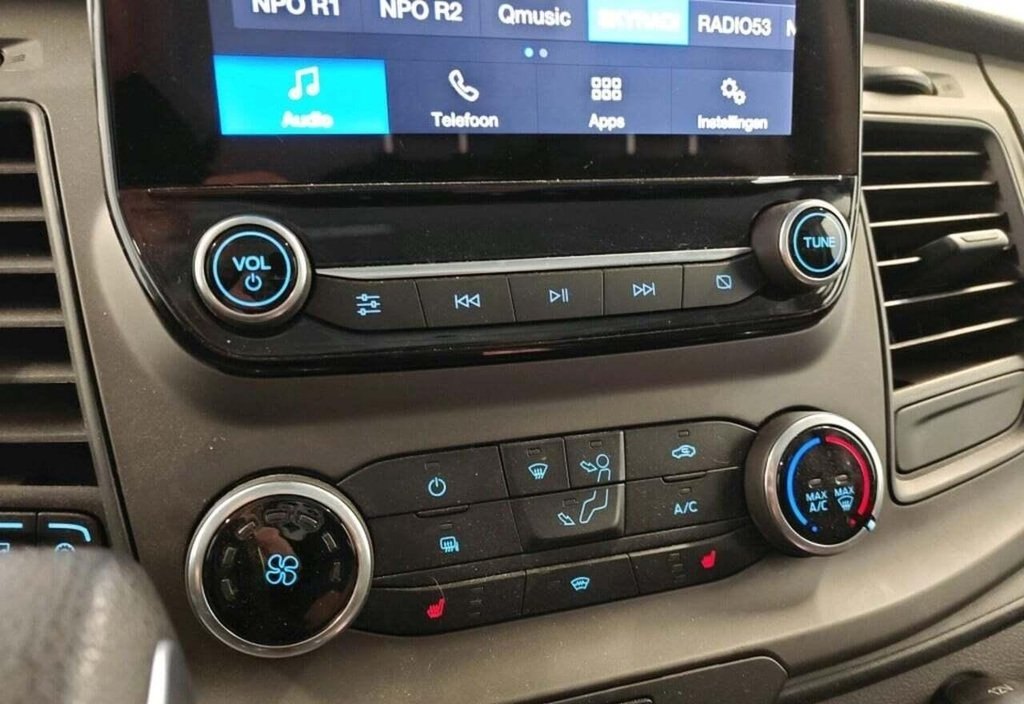 Ford Transit 2023 9