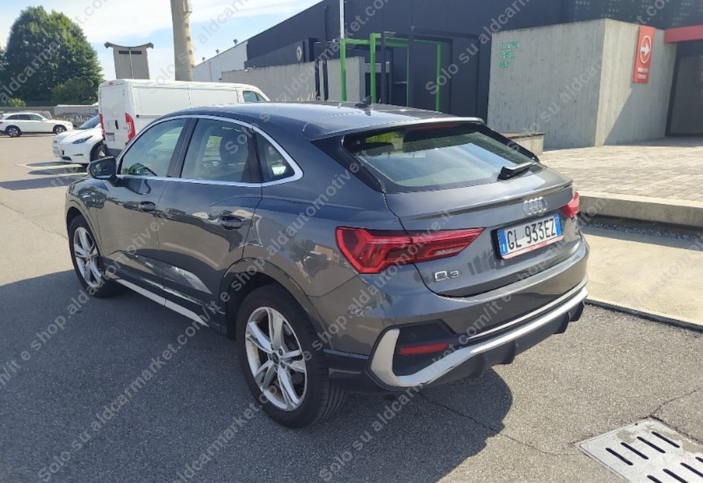 Audi Q3 2022 5