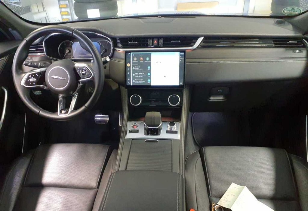 Jaguar F-PACE 2023 7