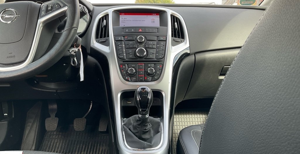 Opel Astra 2014 9