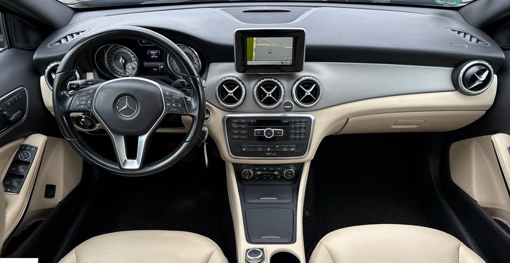 Mercedes-Benz GLA-Klasse 2015 8