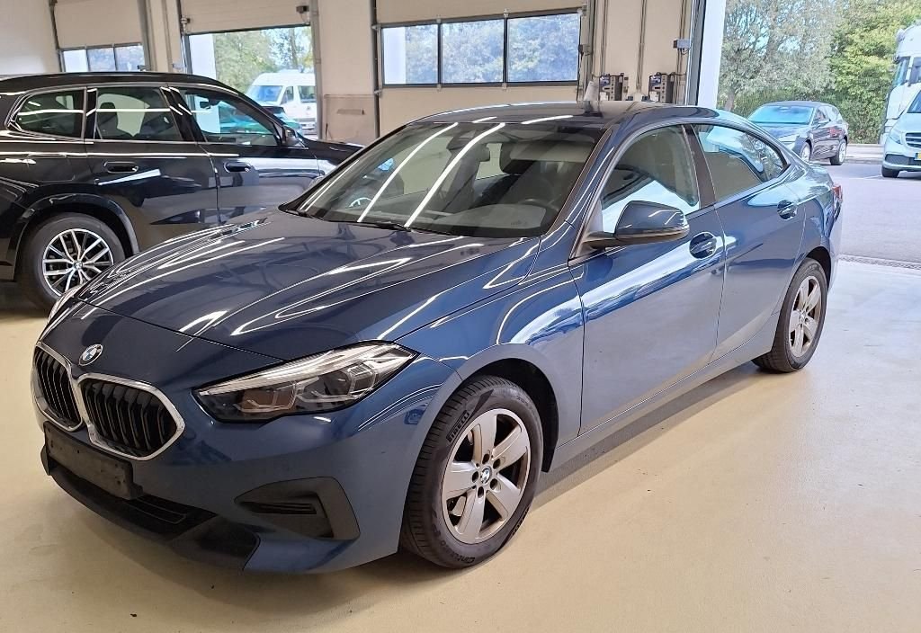 BMW 218 2022 4