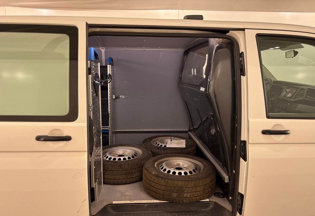 Volkswagen Transporter 2021 9