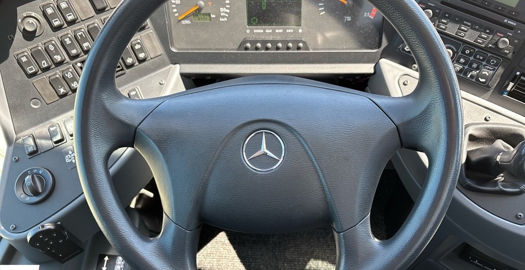 Mercedes-Benz Evobus 2016 6