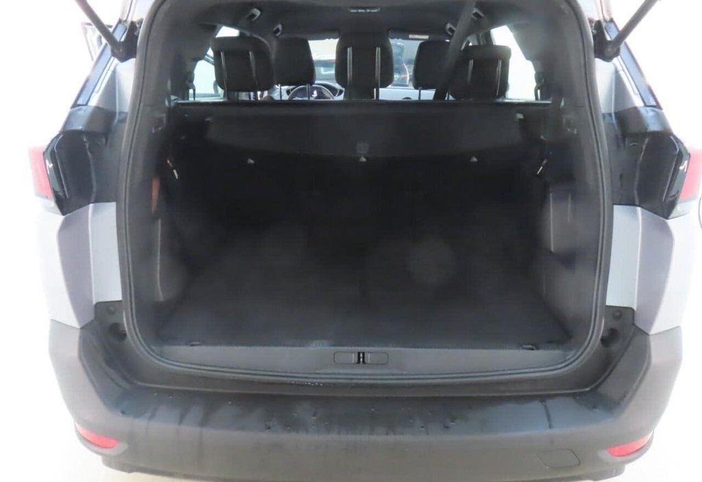 Peugeot 5008 2024 9