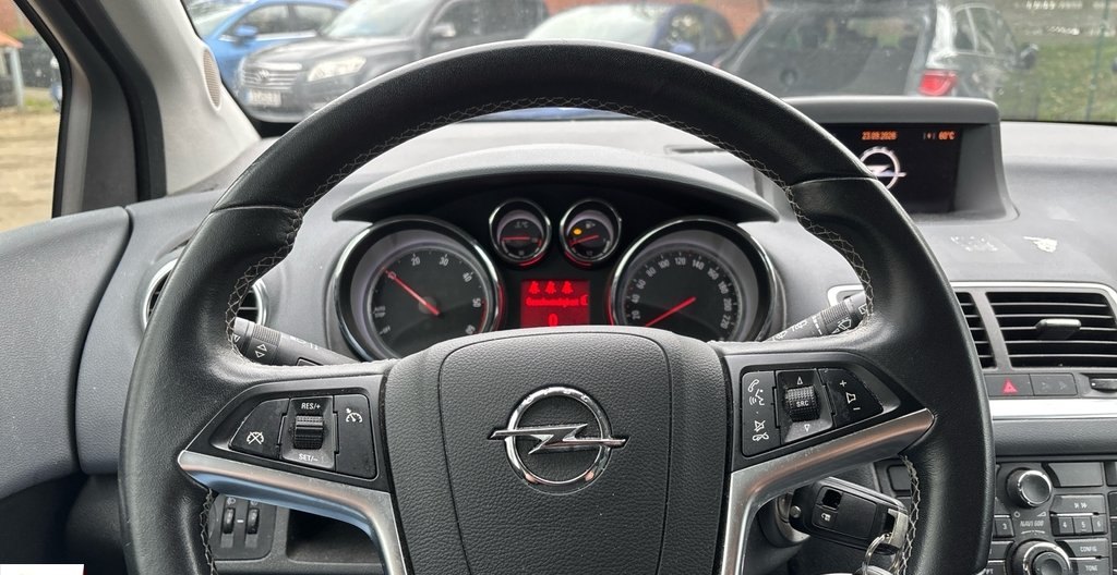 Opel Meriva 2013 11