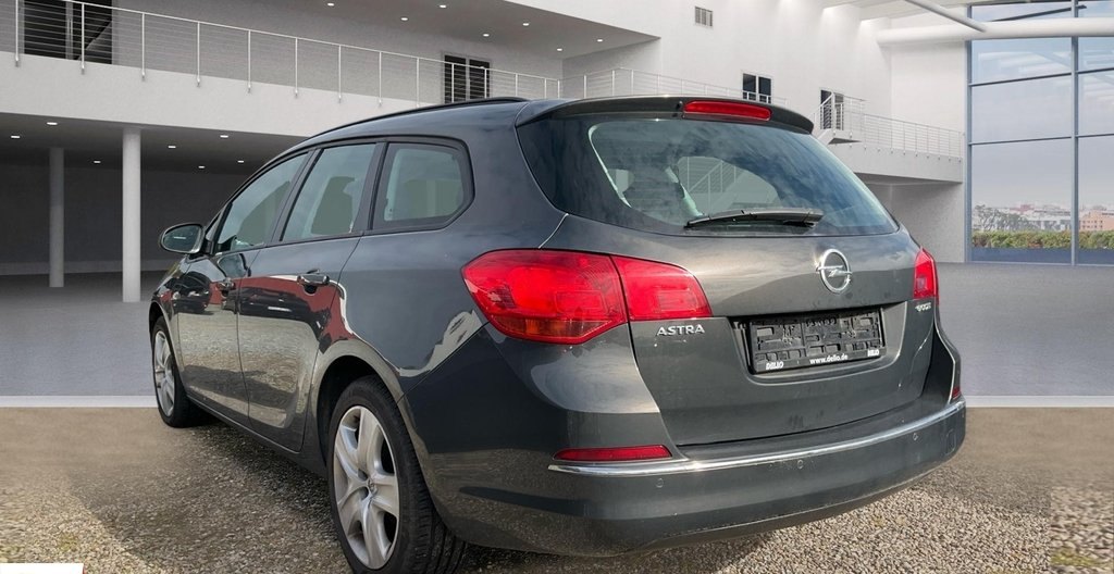 Opel Astra 2014 4