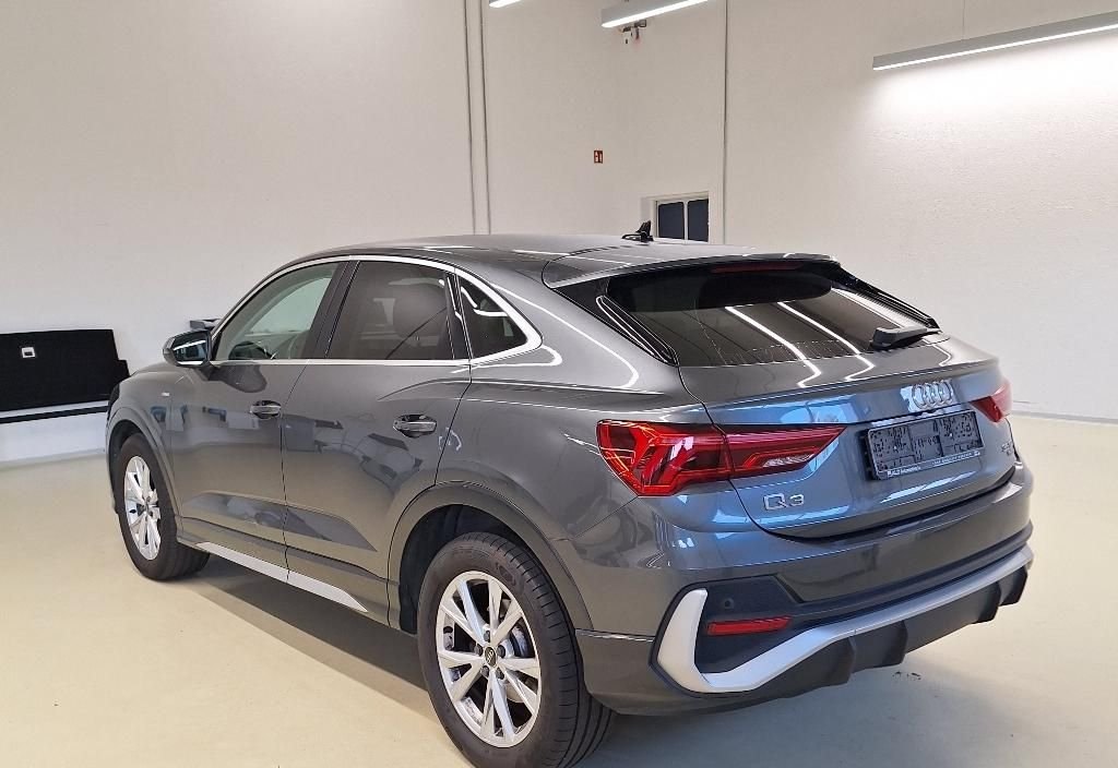Audi Q3 2022 5