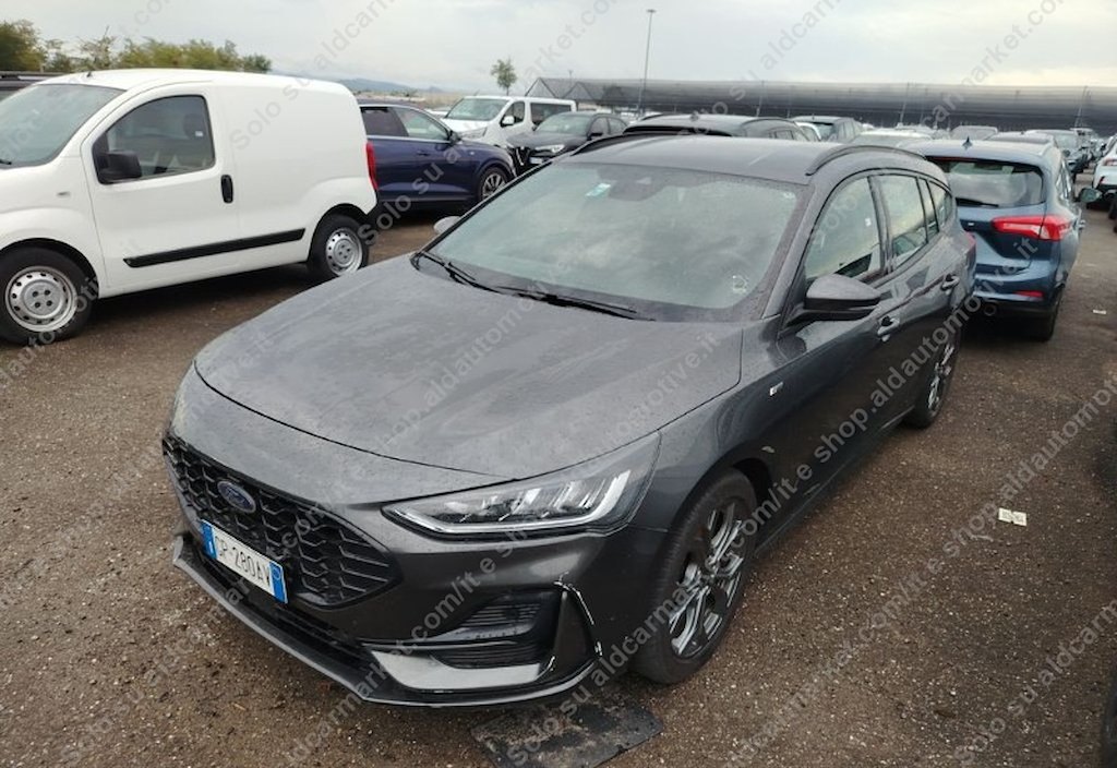 Ford Focus 2023 4