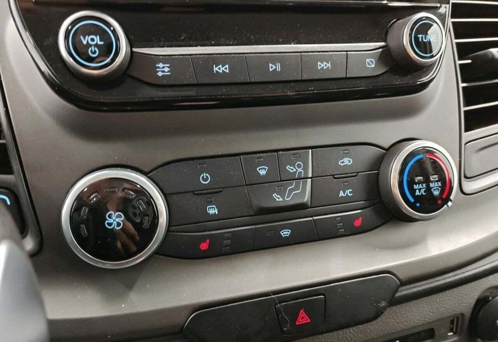 Ford Transit 2023 9