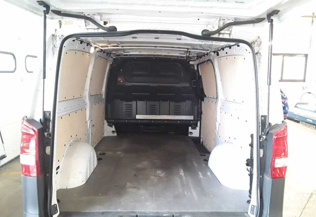 Mercedes-Benz Vito 2022 5