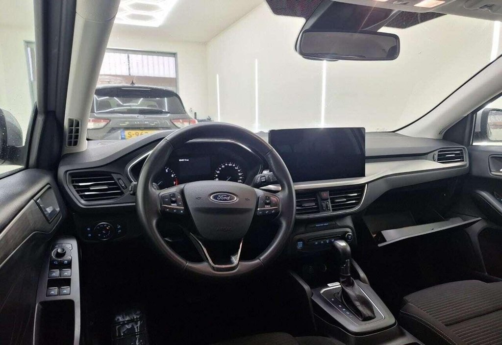 Ford Focus 2024 3