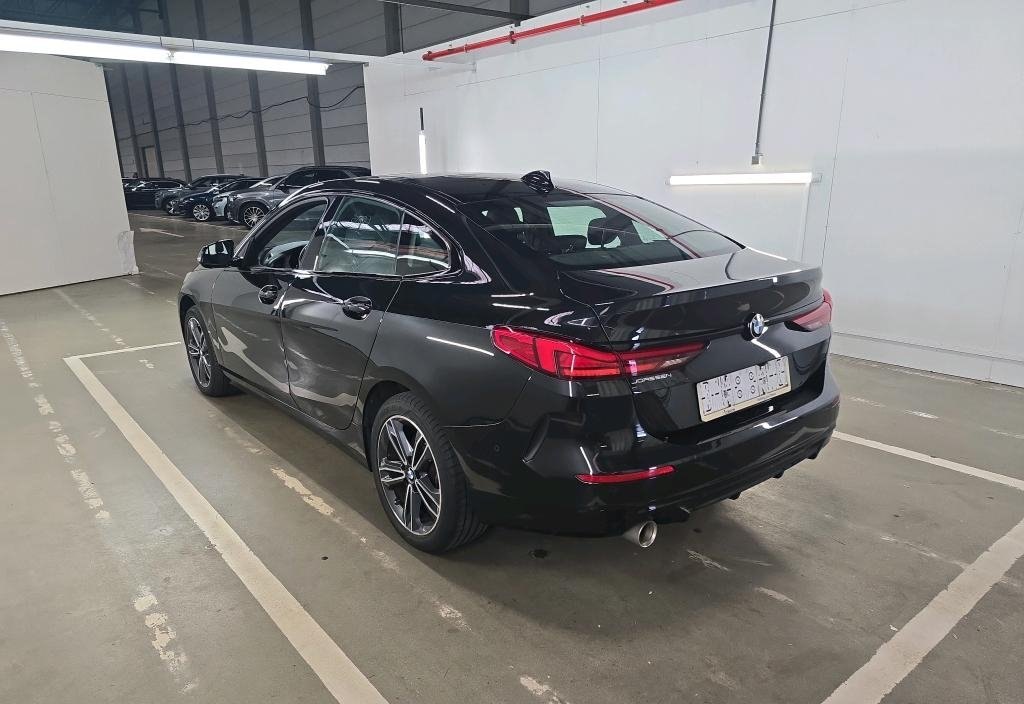 BMW 218 2022 3