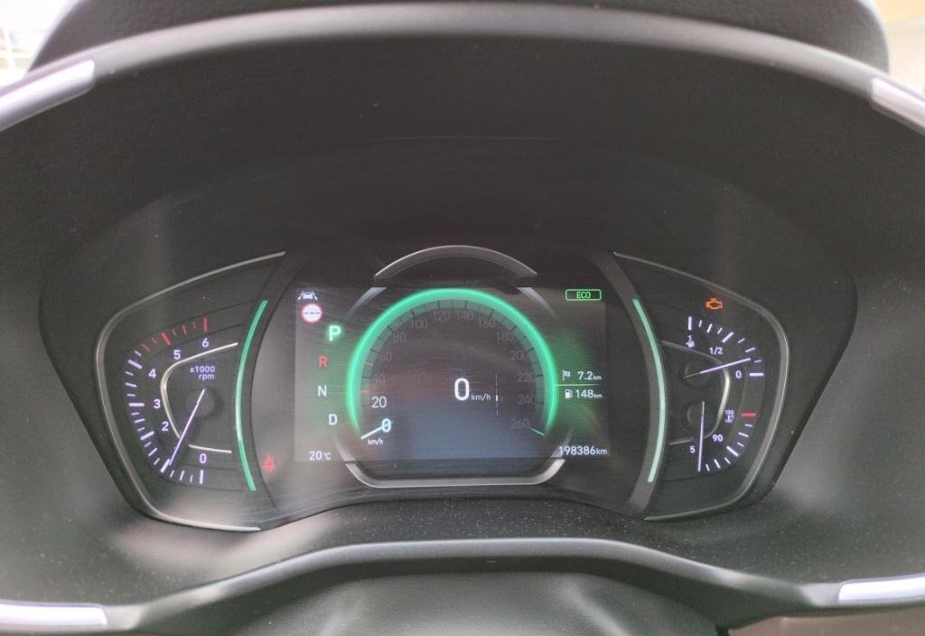 Hyundai Santa 2020 8
