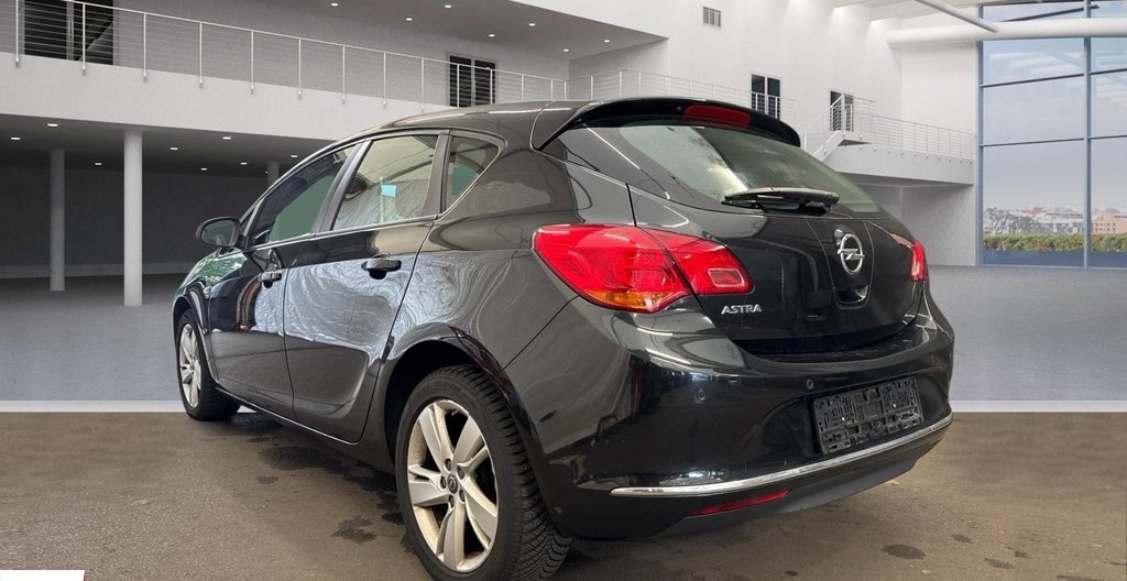 Opel Astra 2014 4