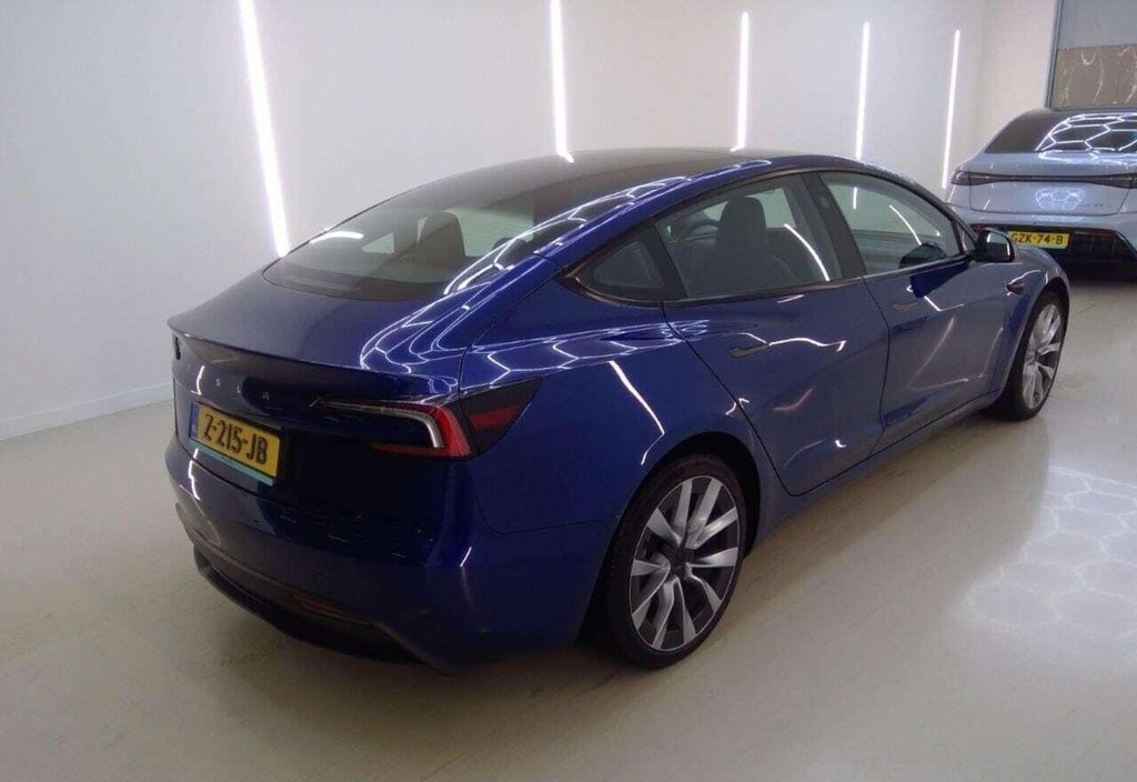 Tesla Model 3 2024 4