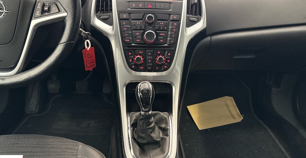 Opel Astra 2014 9