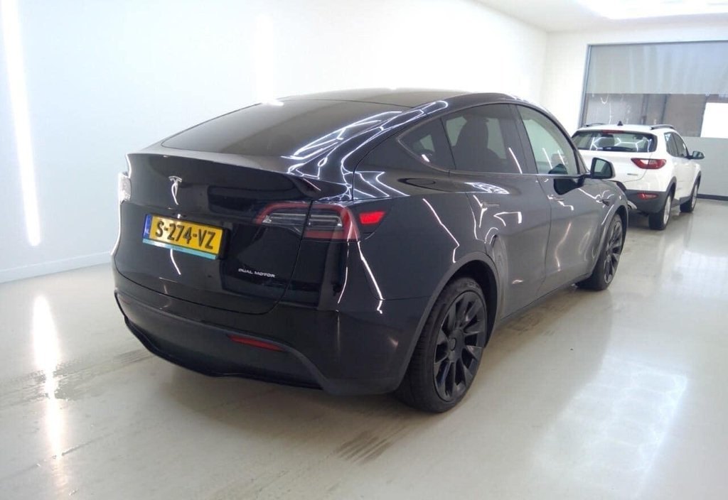 Tesla Model Y 2023 4