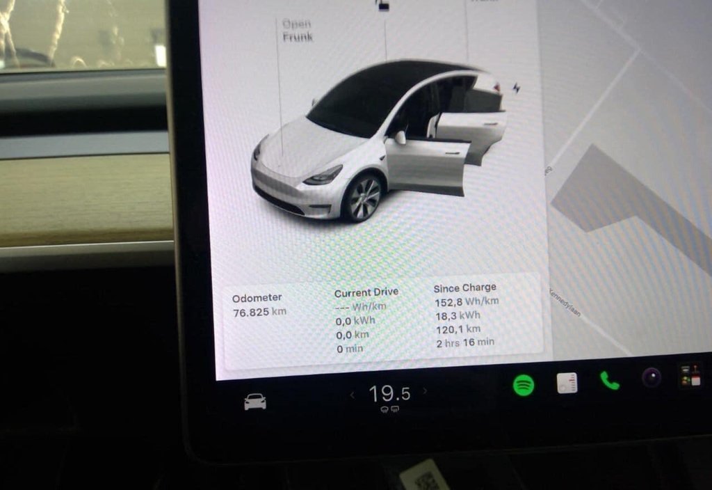 Tesla Model Y 2021 5