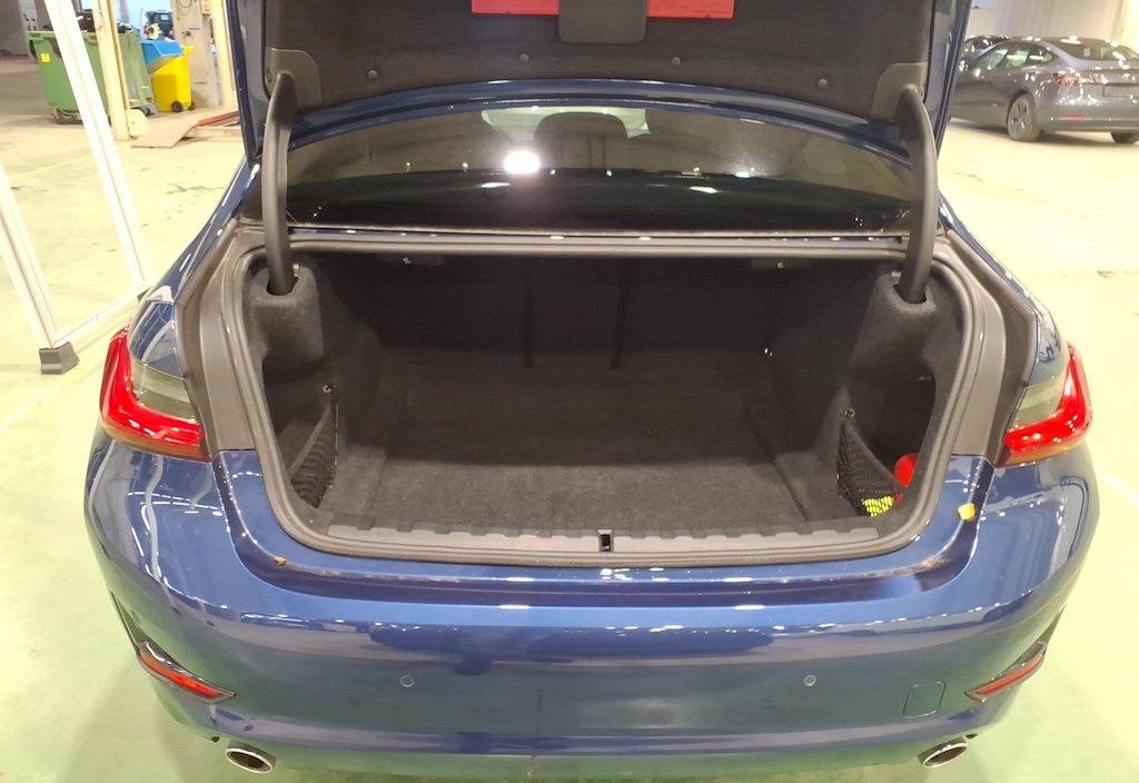 BMW 318d 2021 4