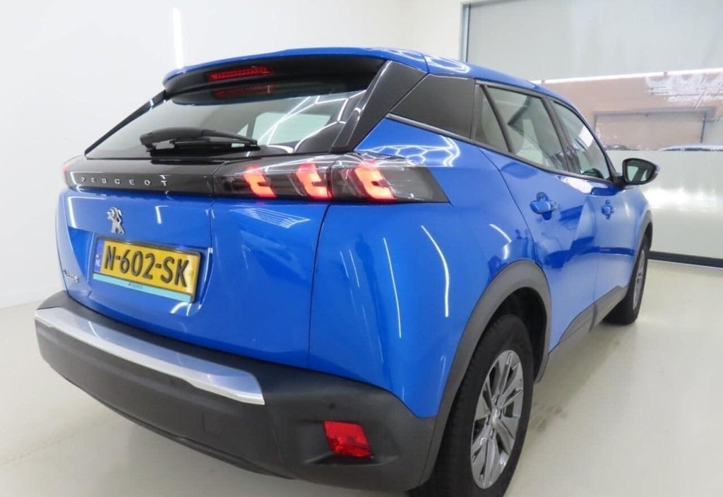 Peugeot E-2008 2021 7
