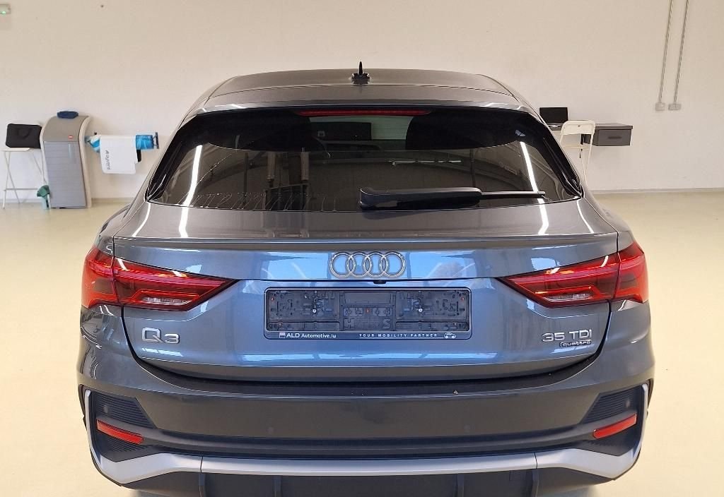 Audi Q3 2022 4
