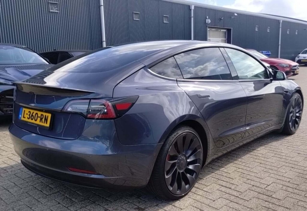 Tesla Model 3 2021 4