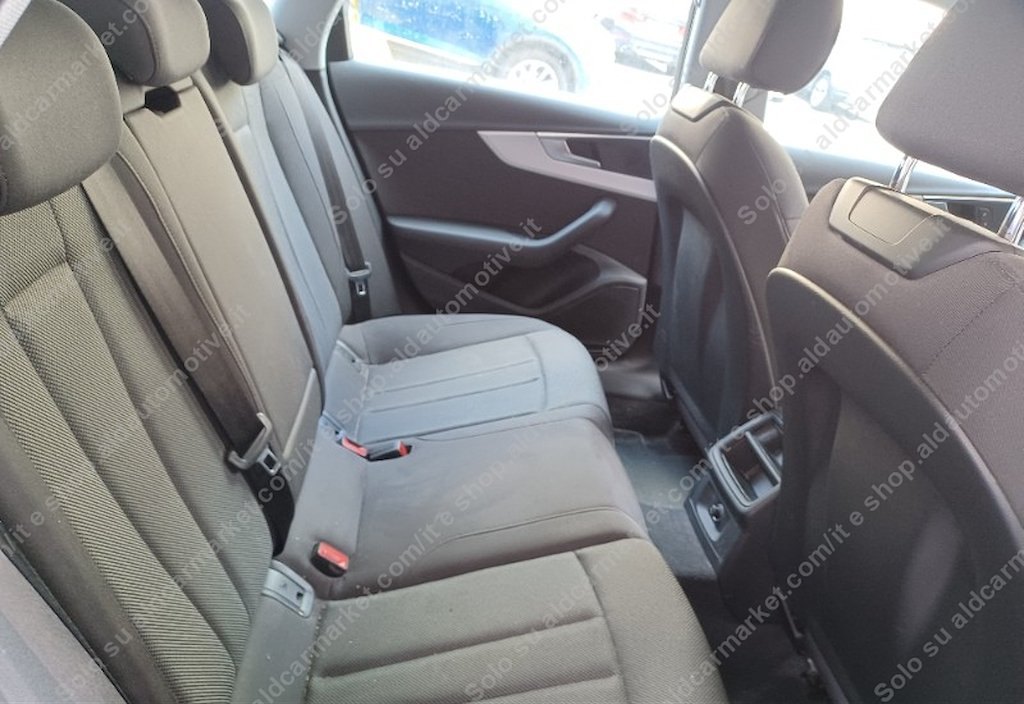 Audi A4 2023 12