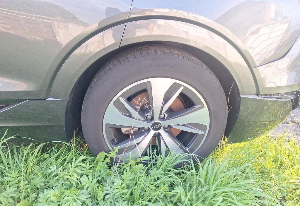 Audi Q8 2024 7
