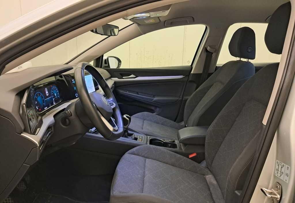 Volkswagen Golf 2023 11