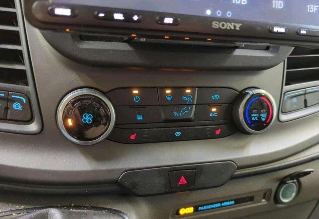 Ford Transit 2023 9