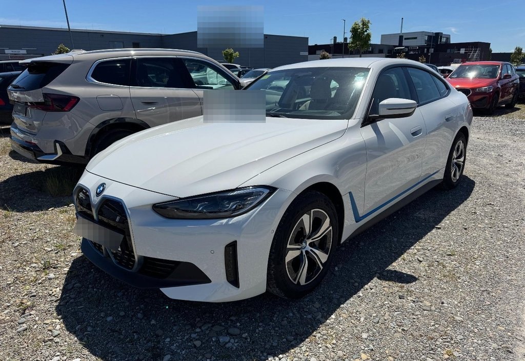 BMW i4